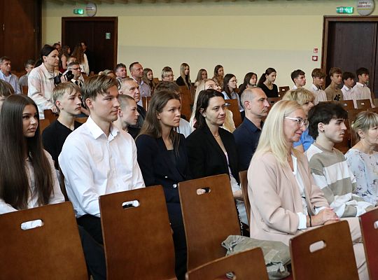 Najlepsi sportowcy wśród uczniów nagrodzeni na XXV 64663