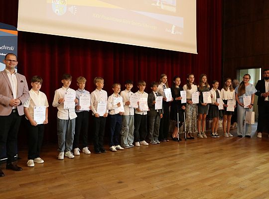 Najlepsi sportowcy wśród uczniów nagrodzeni na XXV 64672