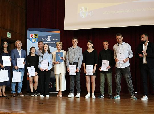 Najlepsi sportowcy wśród uczniów nagrodzeni na XXV 64686