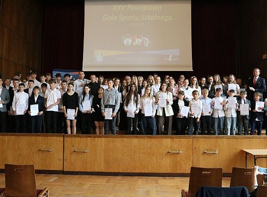 Najlepsi sportowcy wśród uczniów nagrodzeni na XXV 64694