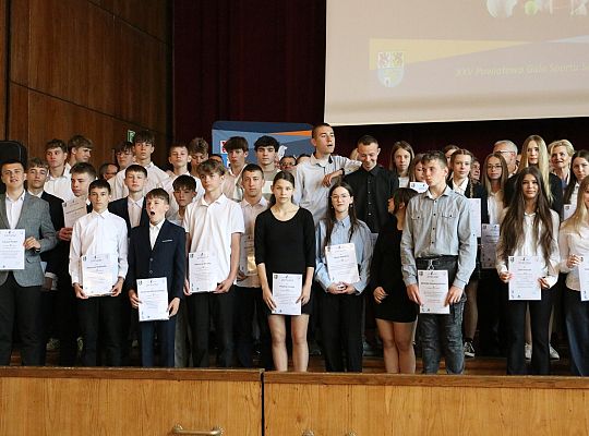 Najlepsi sportowcy wśród uczniów nagrodzeni na XXV 64697