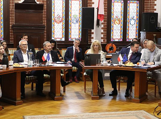 Burmistrz Lęborka z wotum zaufania i absolutorium 64812