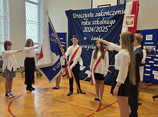 Uroczyste zakończenie roku szkolnego klas VIII w 64922