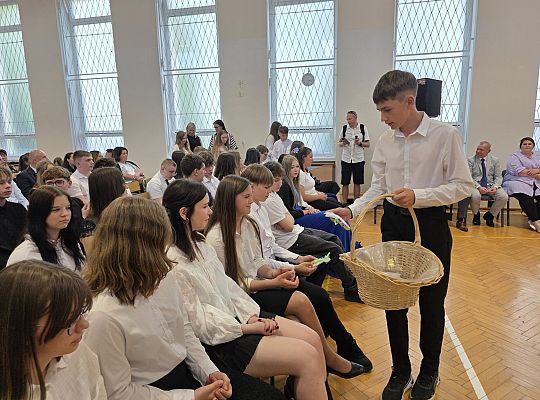 Uroczyste zakończenie roku szkolnego klas VIII w 64933