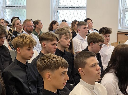 Uroczyste zakończenie roku szkolnego klas VIII w 64939