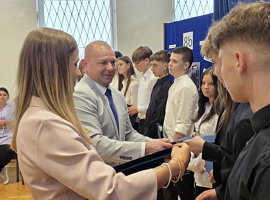 Uroczyste zakończenie roku szkolnego klas VIII w 64943