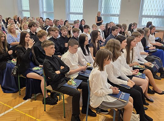 Uroczyste zakończenie roku szkolnego klas VIII w 64968