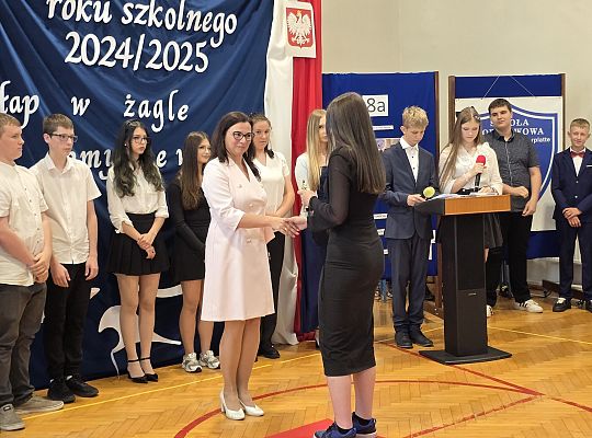 Uroczyste zakończenie roku szkolnego klas VIII w 64980
