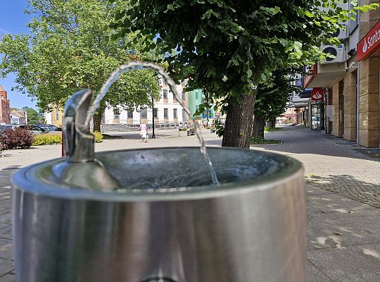 Pierwsze miejskie poidełko z wodą pitną już działa 65190