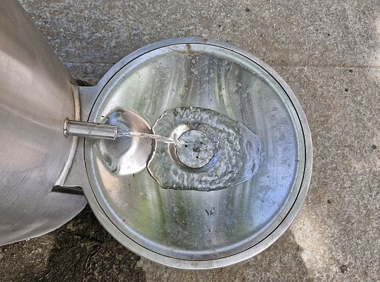Pierwsze miejskie poidełko z wodą pitną już działa 65191