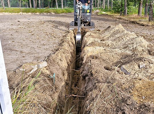 Trwa budowa boiska z naturalną nawierzchnią na 65266
