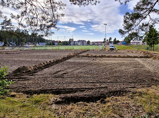 Trwa budowa boiska z naturalną nawierzchnią na 65259