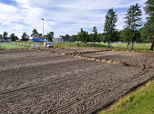 Trwa budowa boiska z naturalną nawierzchnią na 65261