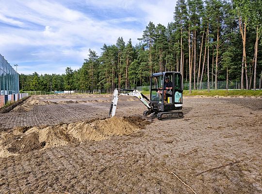Trwa budowa boiska z naturalną nawierzchnią na 65265