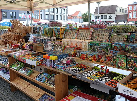 Kolorowe stoiska, regionalne smaki i rękodzieło – 65313