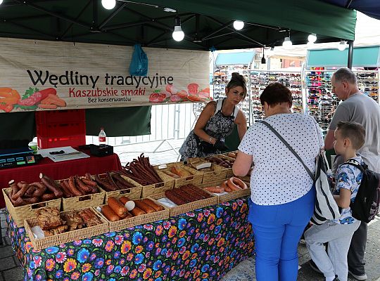 Kolorowe stoiska, regionalne smaki i rękodzieło – 65325