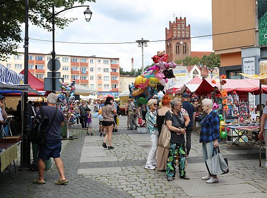 Kolorowe stoiska, regionalne smaki i rękodzieło – 65329