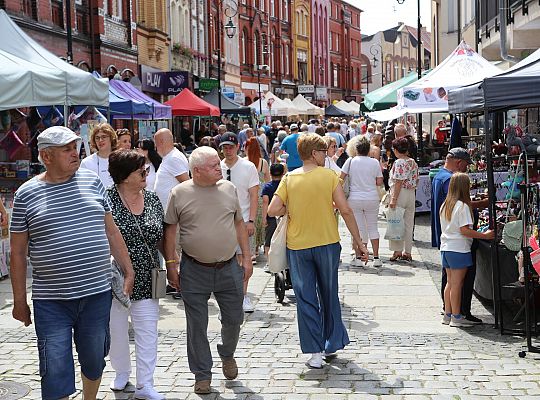 Kolorowe stoiska, regionalne smaki i rękodzieło – 65331