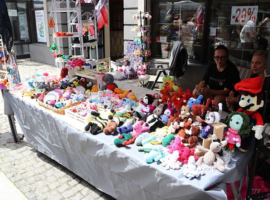 Kolorowe stoiska, regionalne smaki i rękodzieło – 65333