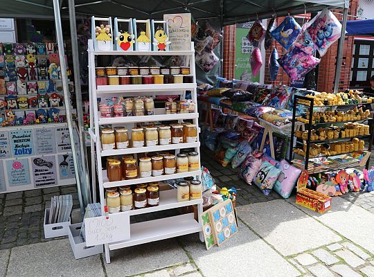 Kolorowe stoiska, regionalne smaki i rękodzieło – 65334