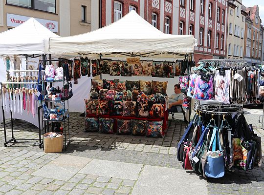 Kolorowe stoiska, regionalne smaki i rękodzieło – 65339