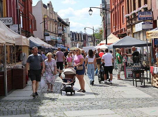 Kolorowe stoiska, regionalne smaki i rękodzieło – 65340