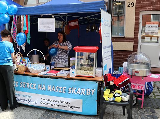 Kolorowe stoiska, regionalne smaki i rękodzieło – 65344