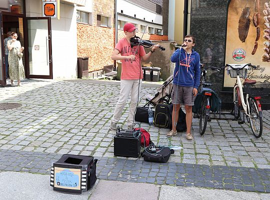 Kolorowe stoiska, regionalne smaki i rękodzieło – 65347