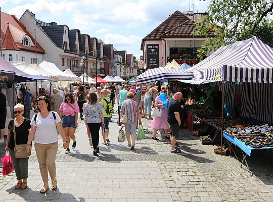 Kolorowe stoiska, regionalne smaki i rękodzieło – 65346