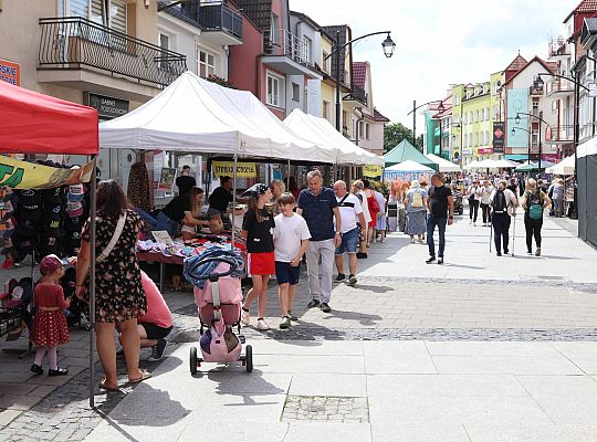 Kolorowe stoiska, regionalne smaki i rękodzieło – 65348