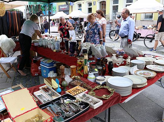 Kolorowe stoiska, regionalne smaki i rękodzieło – 65352