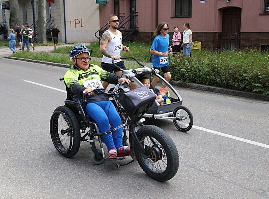 Adam Głogowski ponownie nie do zatrzymania w Biegu 65410