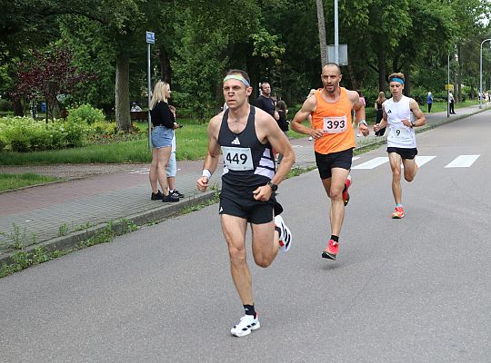 Adam Głogowski ponownie nie do zatrzymania w Biegu 65415