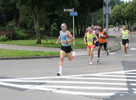 Adam Głogowski ponownie nie do zatrzymania w Biegu 65450