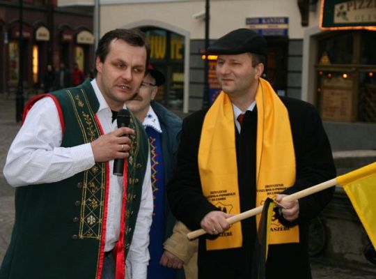 Czarno-żółte flagi w Dzień Jedności Kaszubów 2038