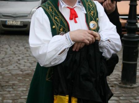 Czarno-żółte flagi w Dzień Jedności Kaszubów 2041