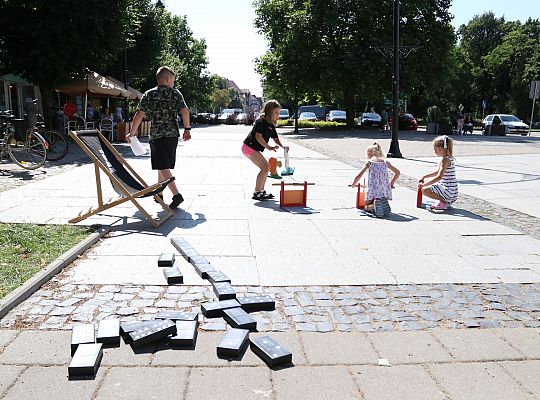 Bajkowa czytelnia pod chmurką 66393