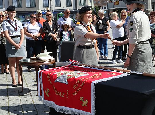 Z okazji jubileuszu lęborscy harcerze z nowym 66445