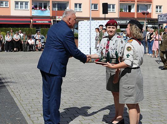 Z okazji jubileuszu lęborscy harcerze z nowym 66467