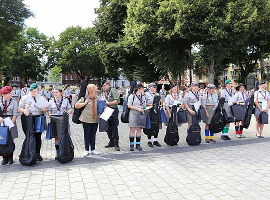 Z okazji jubileuszu lęborscy harcerze z nowym 66483