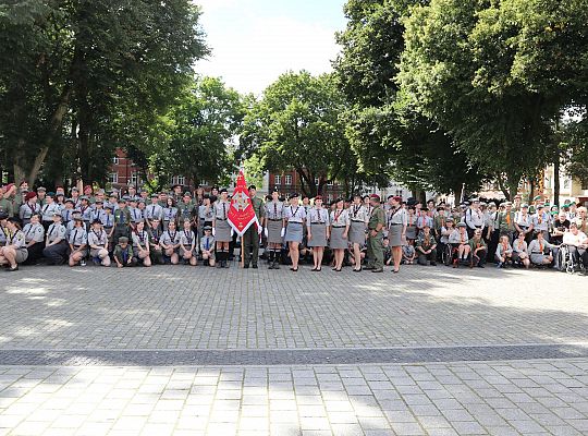 Z okazji jubileuszu lęborscy harcerze z nowym 66490