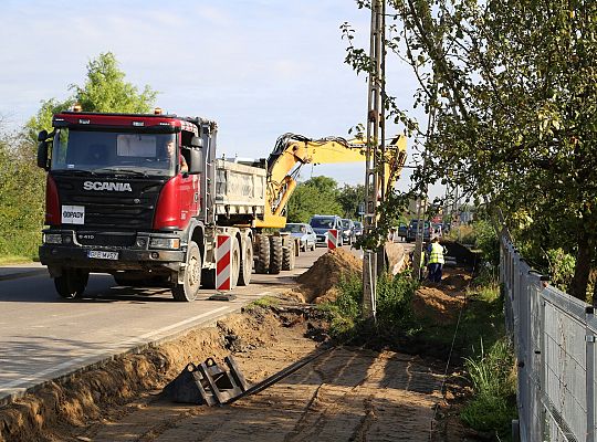 Nowa zatoka parkingowa i lepsza organizacja ruchu 66645