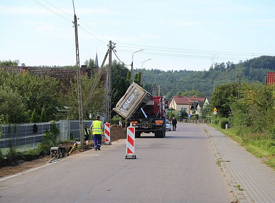 Nowa zatoka parkingowa i lepsza organizacja ruchu 66638