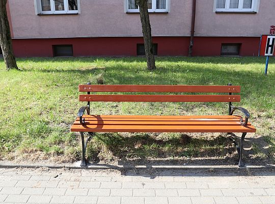 Nowe ławki w Lęborku – wygodniej na spacerze i w 66656