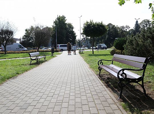 Nowe ławki w Lęborku – wygodniej na spacerze i w 66659