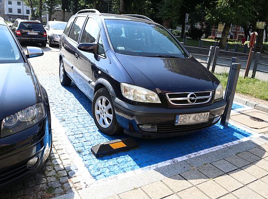 Odnowiono oznakowanie miejsc parkingowych dla osób 66822