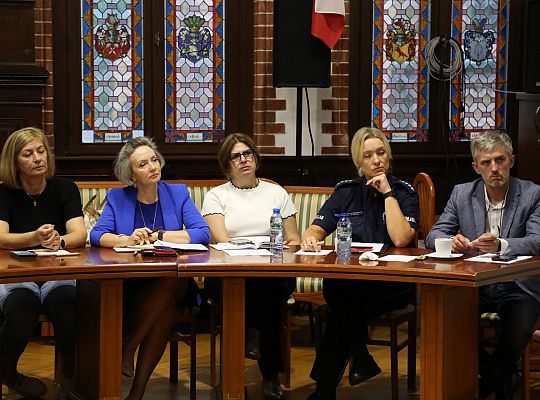 W ratuszu o przeciwdziałaniu przemocy domowej oraz 67019