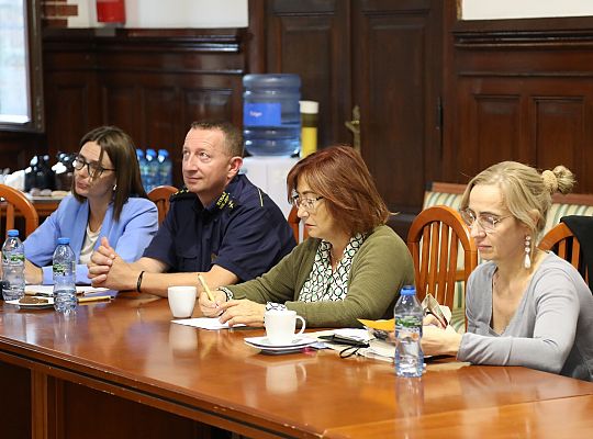 W ratuszu o przeciwdziałaniu przemocy domowej oraz 67023