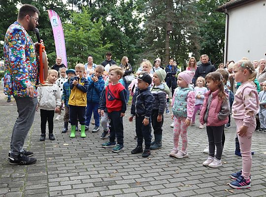 Rodzinno - sportowy piknik w Przedszkolu nr 10 67173