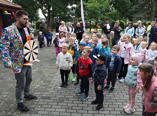 Rodzinno - sportowy piknik w Przedszkolu nr 10 67174